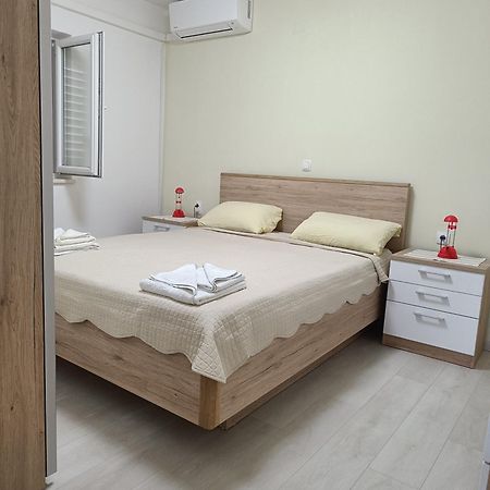 Apartments Vukas Lumbarda Exterior photo