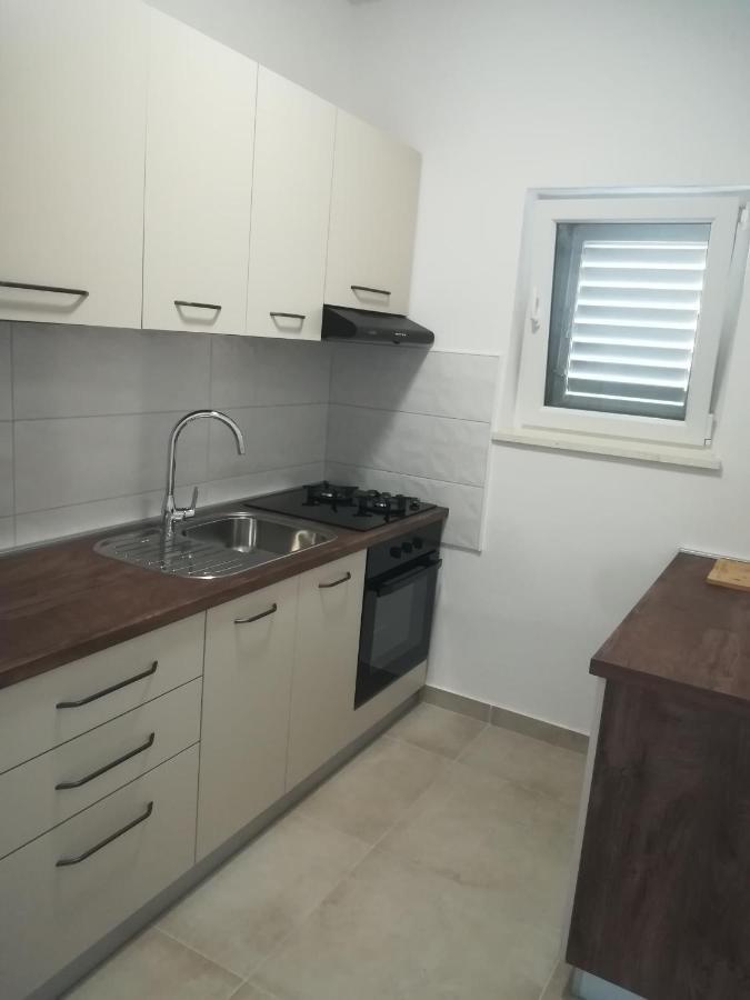 Apartments Vukas Lumbarda Exterior photo